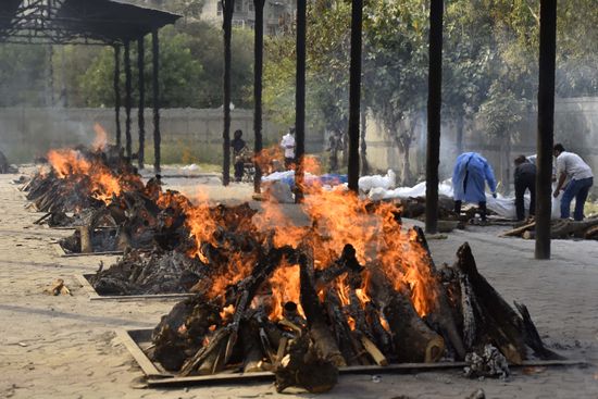 Managing Traditional Funeral Arrangements With Care in Delhi